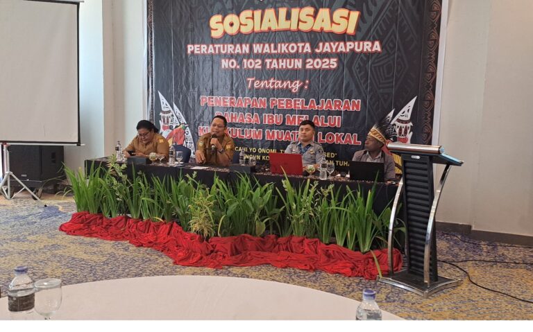 Sekolah Adat Negeri Papua Memberikan Materi Dalam Sosialisasi Peraturan Walikota Jayapura Nomor 102 Tahun 2025