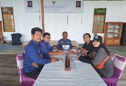 sekolah_adat_negeri_papua_tvri_papua
